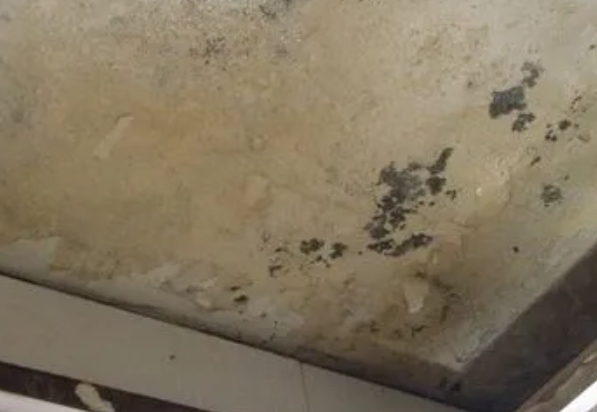 东阿阳台漏水维修公司分享下东阿卫生间渗水维修需要注意哪些问题。